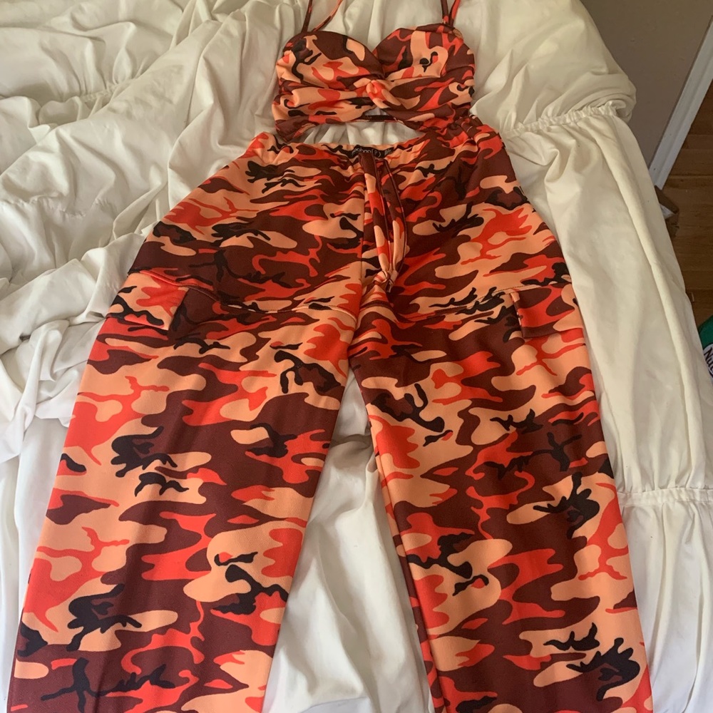Boohoo Orange Camo Crop and Sweatpants
